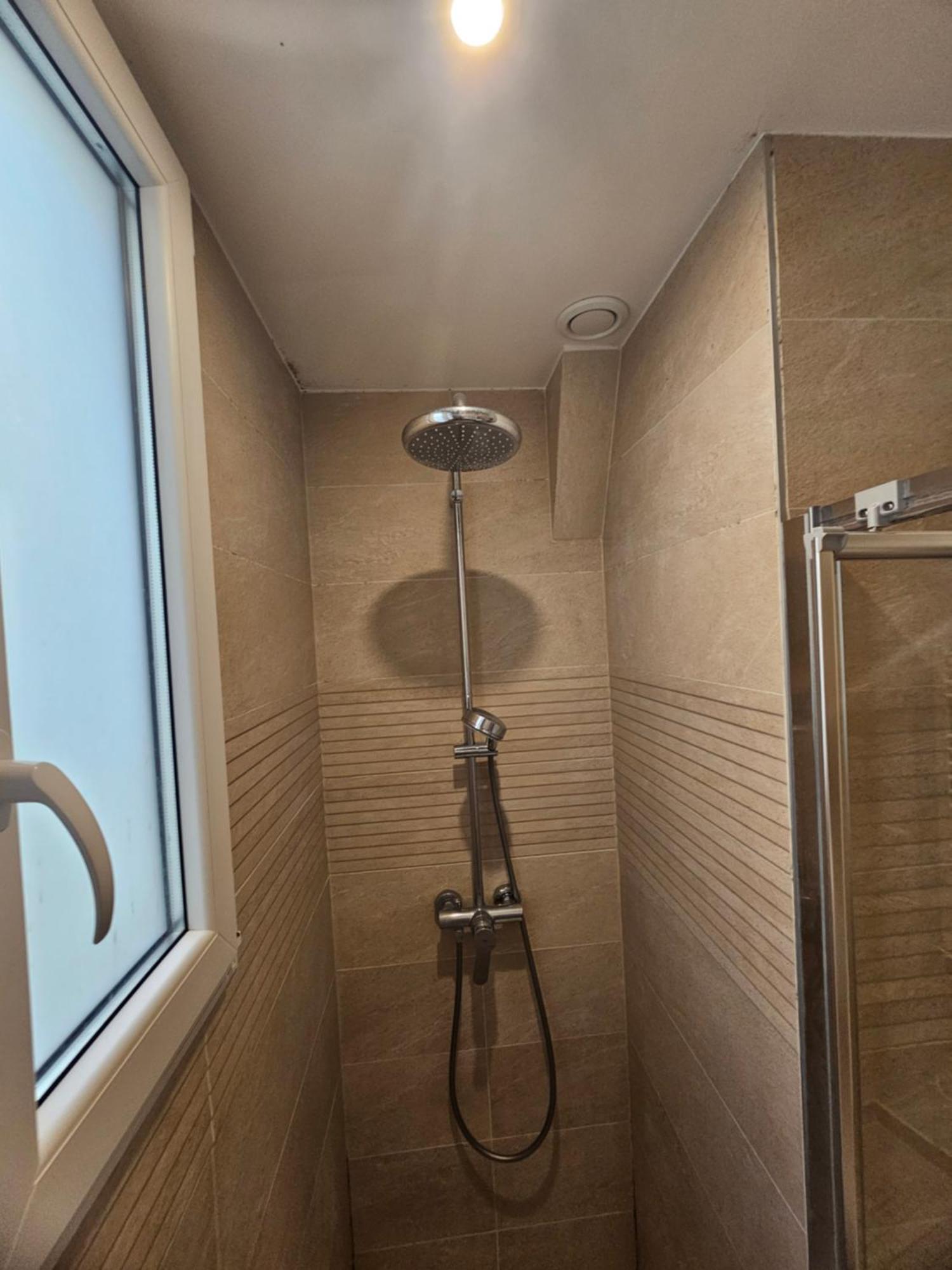 *Appartement Moderne/2 Minutes Du Metro* 생투앙 외부 사진